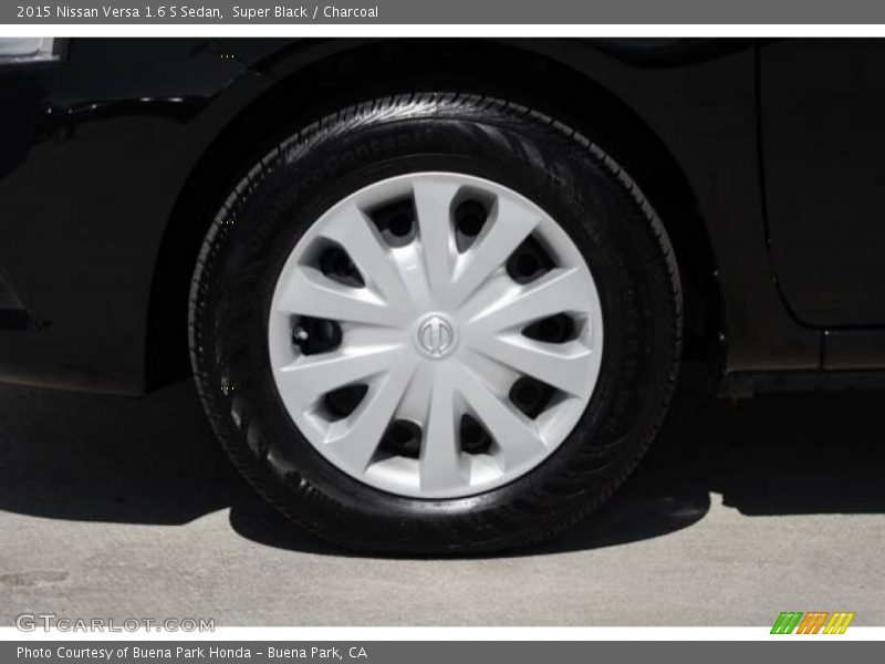 Super Black / Charcoal 2015 Nissan Versa 1.6 S Sedan