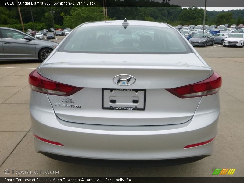 Symphony Silver / Black 2018 Hyundai Elantra SEL