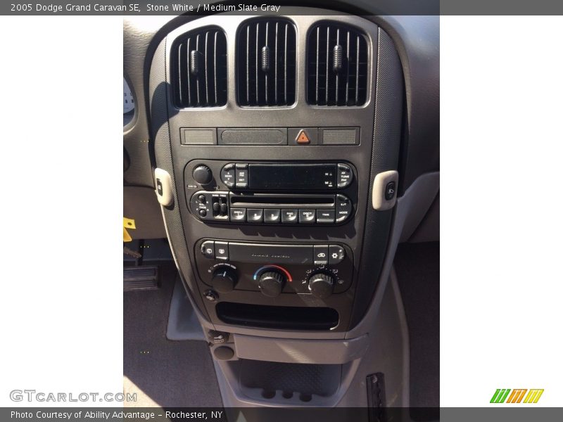 Stone White / Medium Slate Gray 2005 Dodge Grand Caravan SE