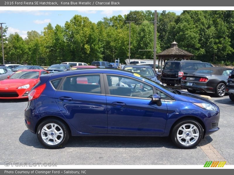 Kona Blue Metallic / Charcoal Black 2016 Ford Fiesta SE Hatchback