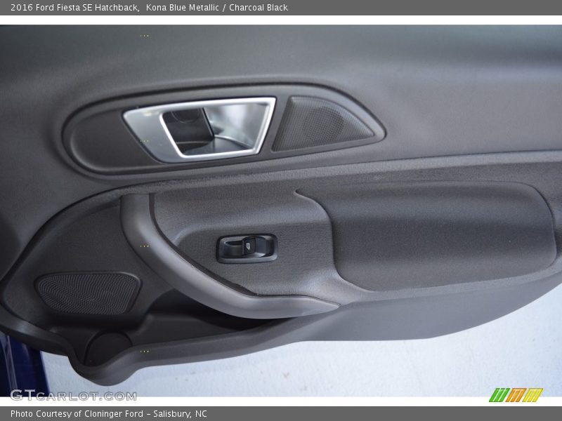 Kona Blue Metallic / Charcoal Black 2016 Ford Fiesta SE Hatchback