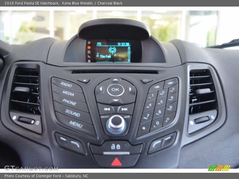 Kona Blue Metallic / Charcoal Black 2016 Ford Fiesta SE Hatchback