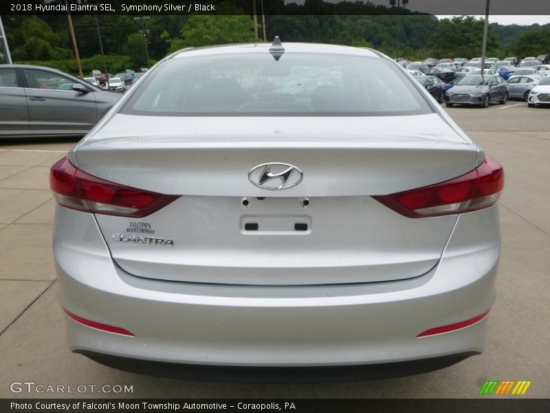 Symphony Silver / Black 2018 Hyundai Elantra SEL
