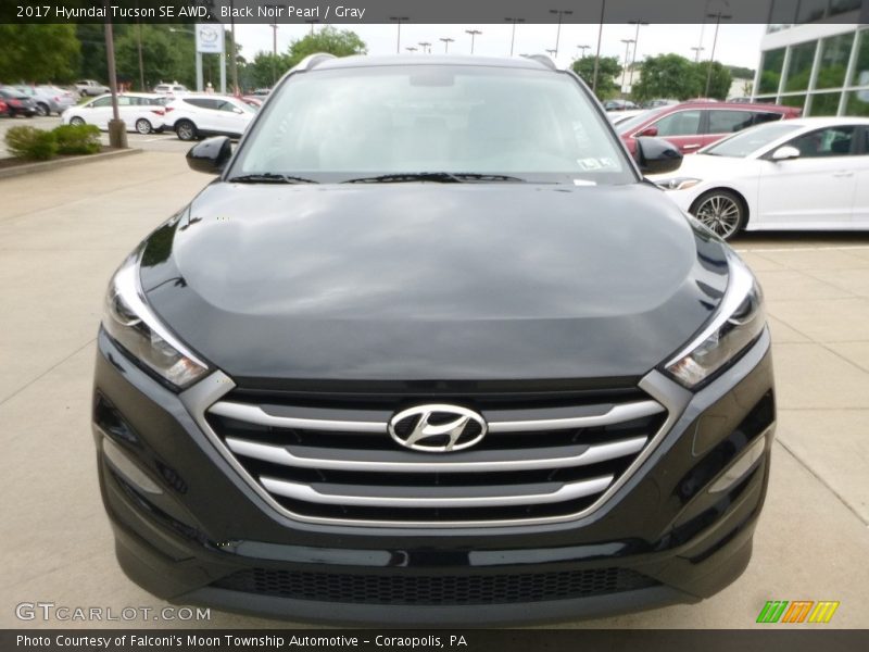 Black Noir Pearl / Gray 2017 Hyundai Tucson SE AWD