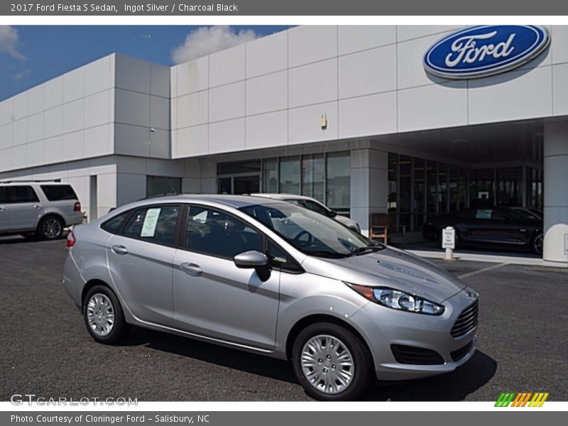 Ingot Silver / Charcoal Black 2017 Ford Fiesta S Sedan