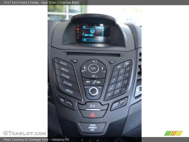 Ingot Silver / Charcoal Black 2017 Ford Fiesta S Sedan