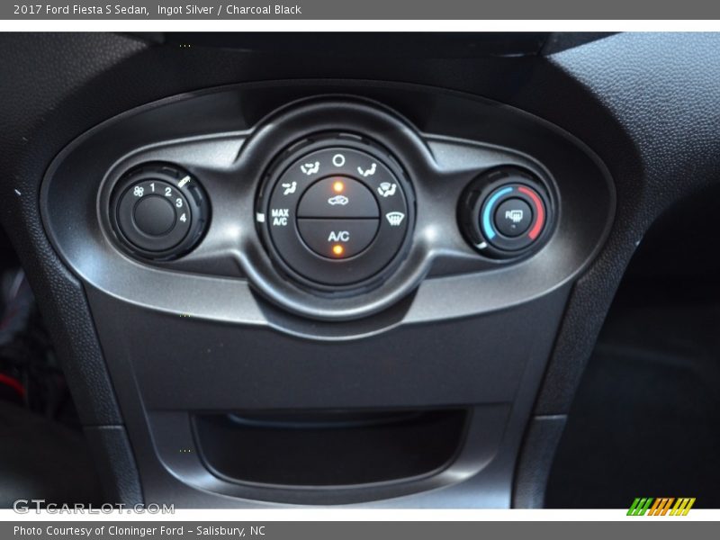 Ingot Silver / Charcoal Black 2017 Ford Fiesta S Sedan