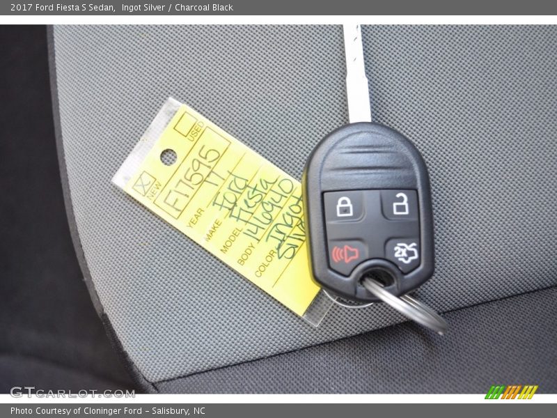 Ingot Silver / Charcoal Black 2017 Ford Fiesta S Sedan