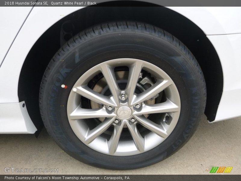 Quartz White Pearl / Black 2018 Hyundai Sonata SE