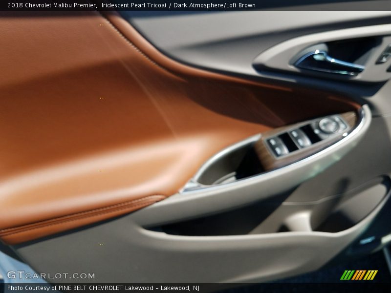 Iridescent Pearl Tricoat / Dark Atmosphere/Loft Brown 2018 Chevrolet Malibu Premier