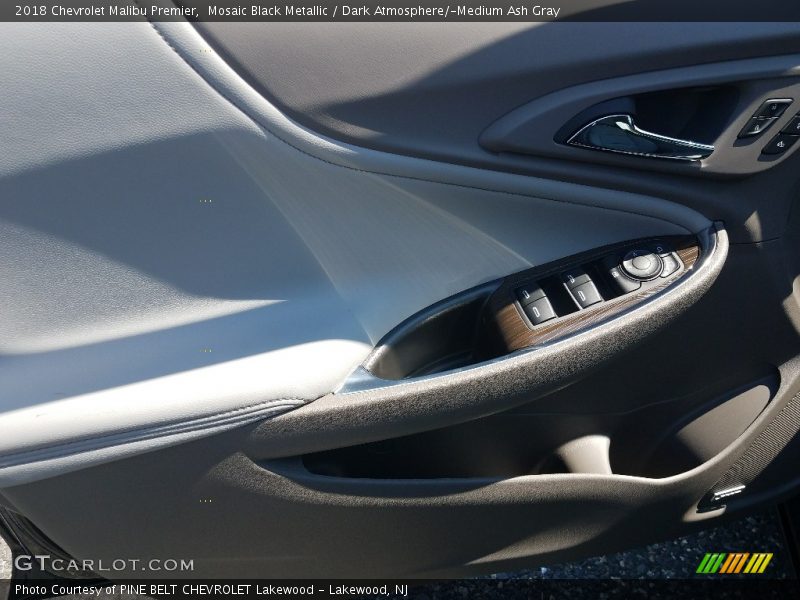 Mosaic Black Metallic / Dark Atmosphere/­Medium Ash Gray 2018 Chevrolet Malibu Premier