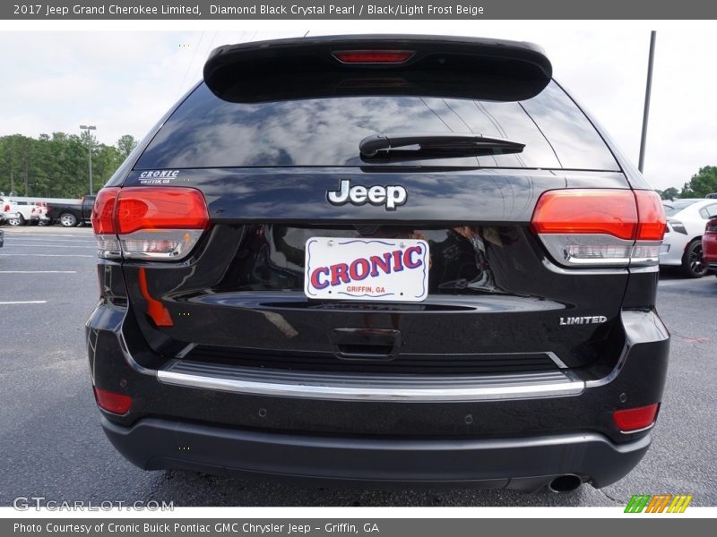 Diamond Black Crystal Pearl / Black/Light Frost Beige 2017 Jeep Grand Cherokee Limited