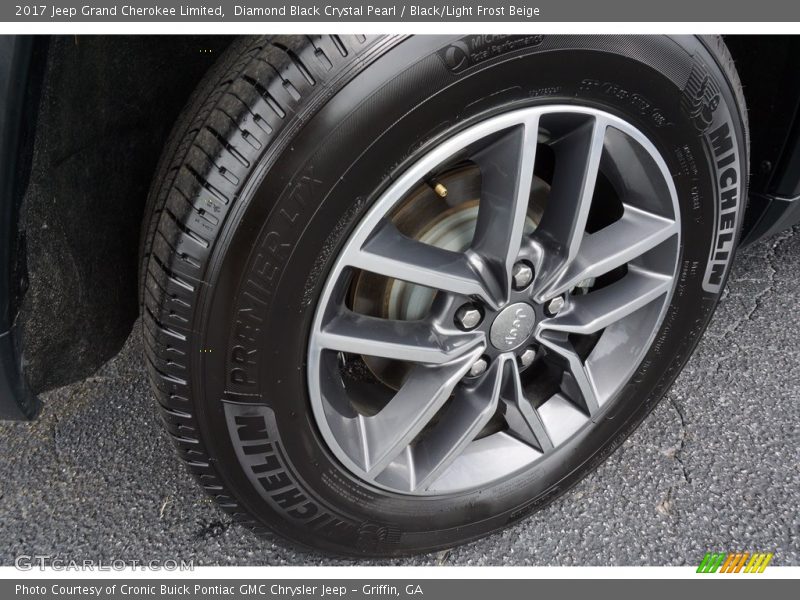 Diamond Black Crystal Pearl / Black/Light Frost Beige 2017 Jeep Grand Cherokee Limited