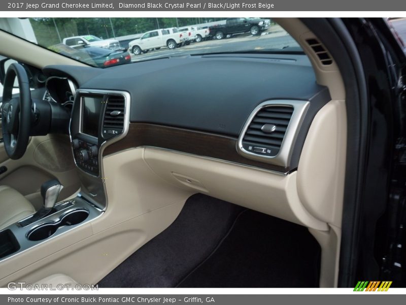 Diamond Black Crystal Pearl / Black/Light Frost Beige 2017 Jeep Grand Cherokee Limited
