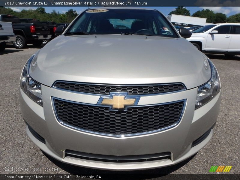 Champagne Silver Metallic / Jet Black/Medium Titanium 2013 Chevrolet Cruze LS
