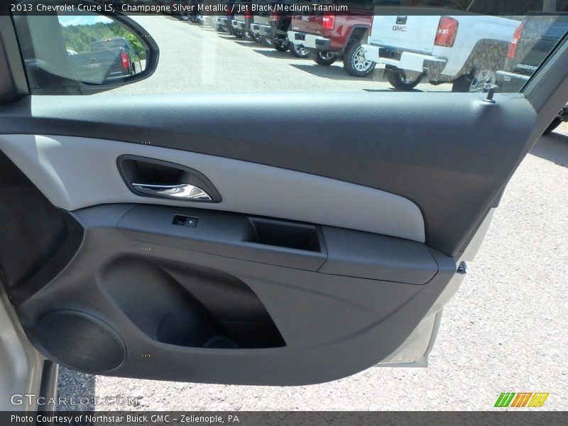 Champagne Silver Metallic / Jet Black/Medium Titanium 2013 Chevrolet Cruze LS