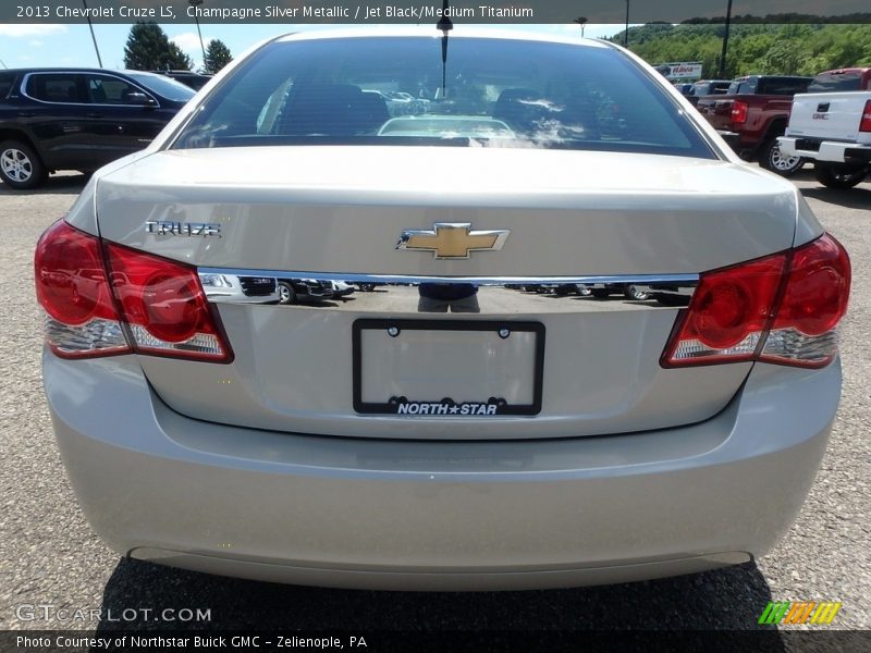 Champagne Silver Metallic / Jet Black/Medium Titanium 2013 Chevrolet Cruze LS