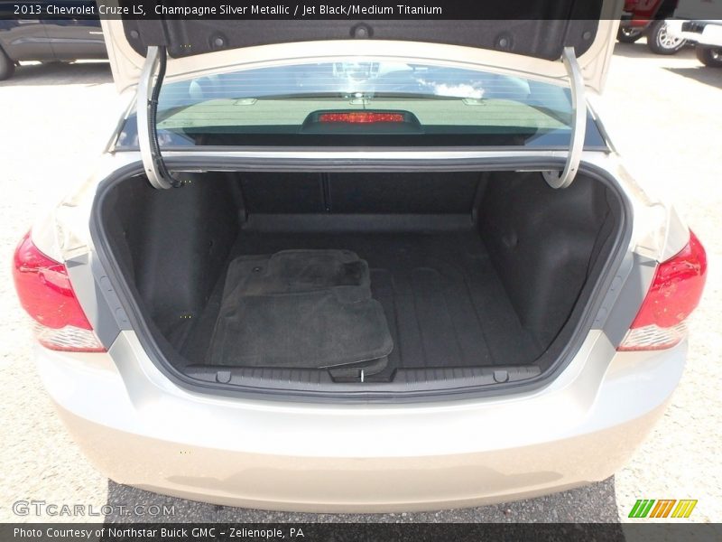 Champagne Silver Metallic / Jet Black/Medium Titanium 2013 Chevrolet Cruze LS