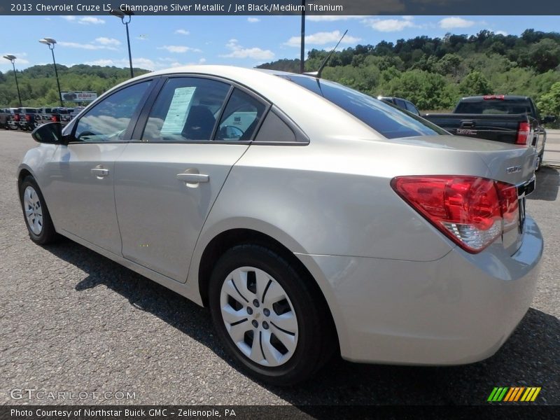 Champagne Silver Metallic / Jet Black/Medium Titanium 2013 Chevrolet Cruze LS