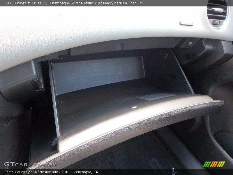 Champagne Silver Metallic / Jet Black/Medium Titanium 2013 Chevrolet Cruze LS