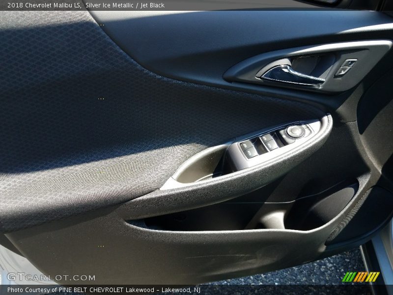 Silver Ice Metallic / Jet Black 2018 Chevrolet Malibu LS