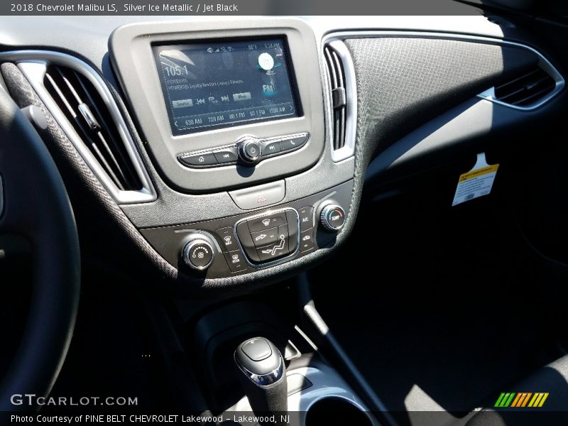 Silver Ice Metallic / Jet Black 2018 Chevrolet Malibu LS