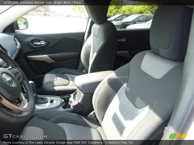 Bright White / Black 2018 Jeep Cherokee Altitude 4x4