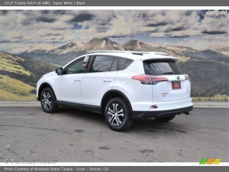 Super White / Black 2016 Toyota RAV4 LE AWD