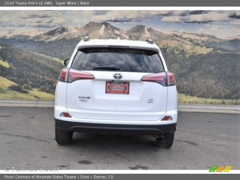 Super White / Black 2016 Toyota RAV4 LE AWD