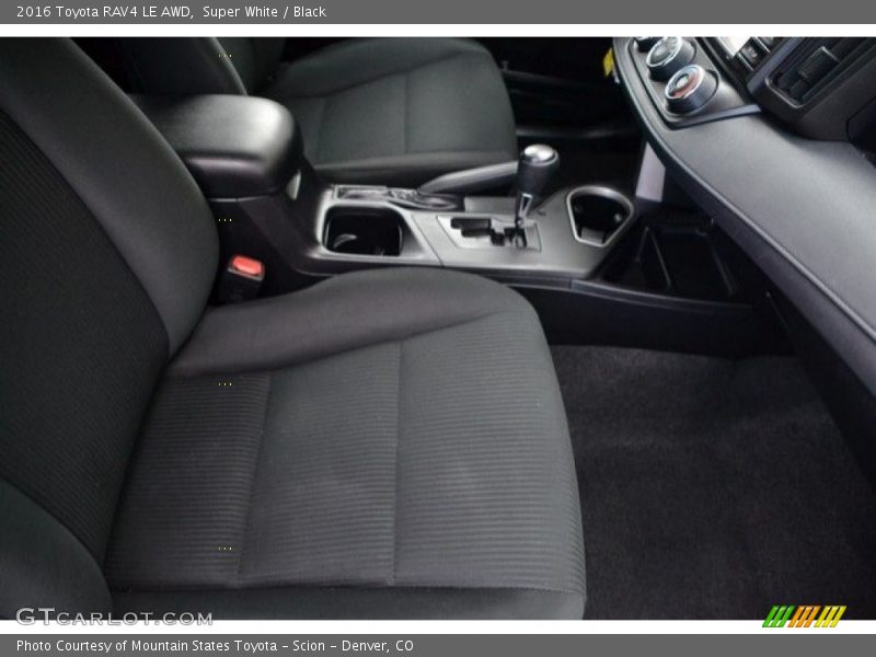 Super White / Black 2016 Toyota RAV4 LE AWD