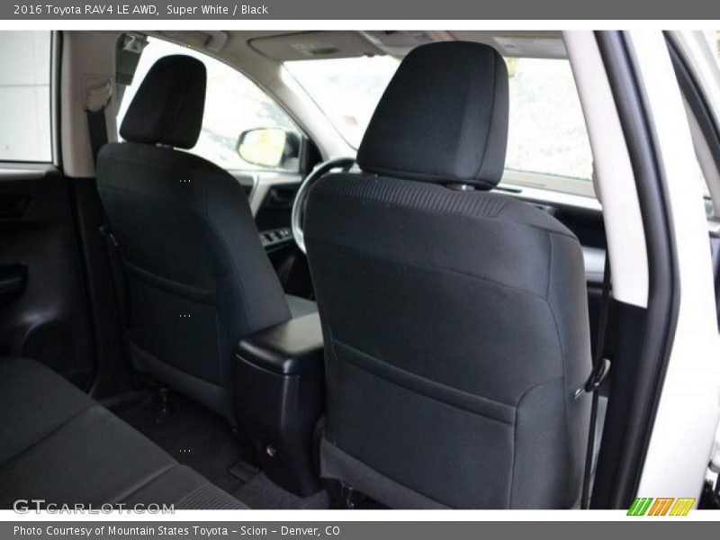 Super White / Black 2016 Toyota RAV4 LE AWD