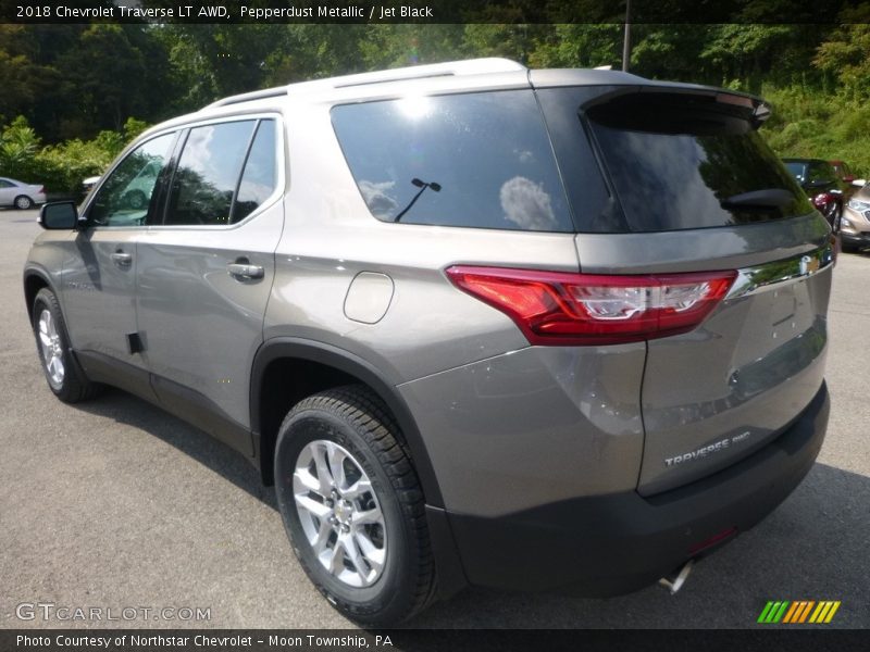 Pepperdust Metallic / Jet Black 2018 Chevrolet Traverse LT AWD