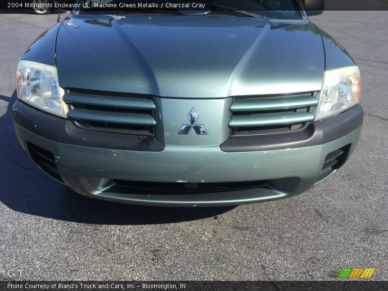 Machine Green Metallic / Charcoal Gray 2004 Mitsubishi Endeavor LS
