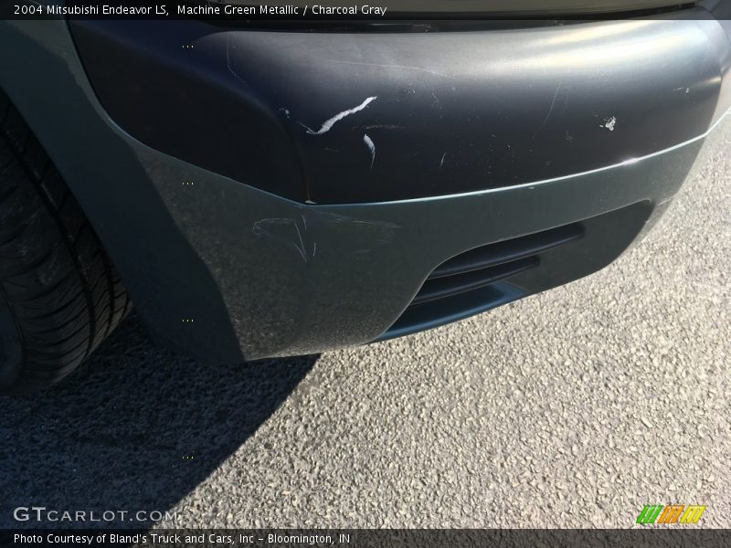 Machine Green Metallic / Charcoal Gray 2004 Mitsubishi Endeavor LS
