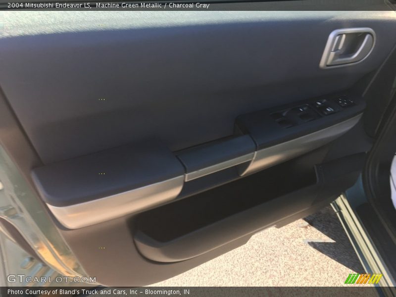 Machine Green Metallic / Charcoal Gray 2004 Mitsubishi Endeavor LS
