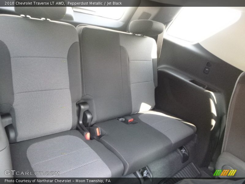 Pepperdust Metallic / Jet Black 2018 Chevrolet Traverse LT AWD