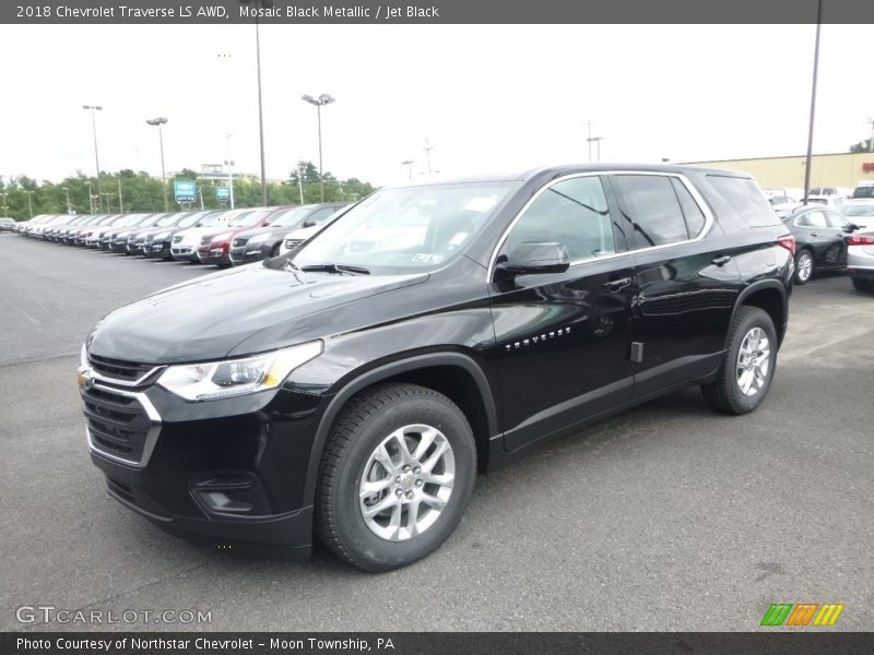 Front 3/4 View of 2018 Traverse LS AWD