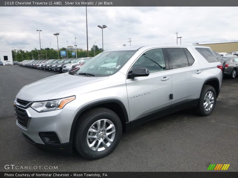 Front 3/4 View of 2018 Traverse LS AWD