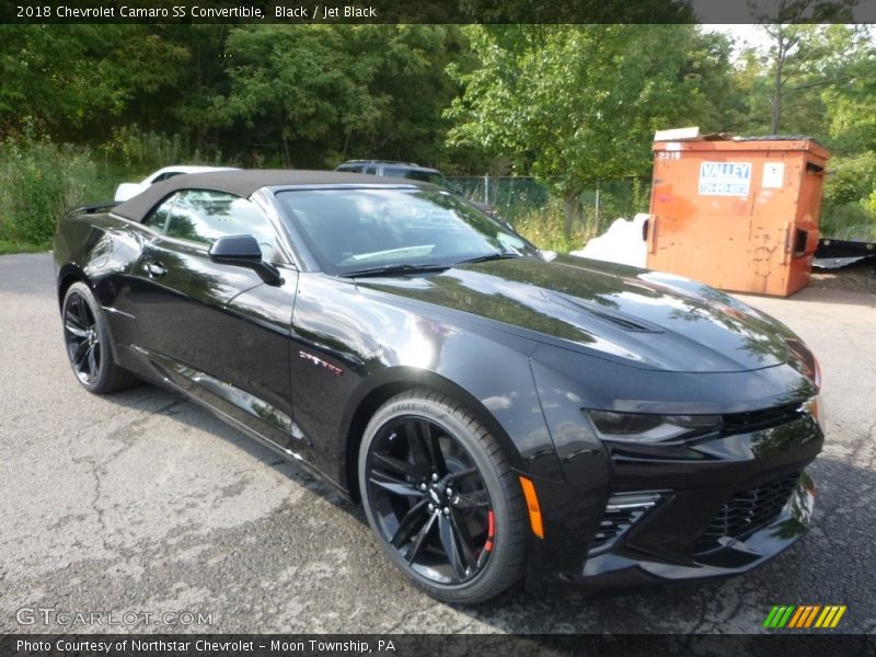 Front 3/4 View of 2018 Camaro SS Convertible