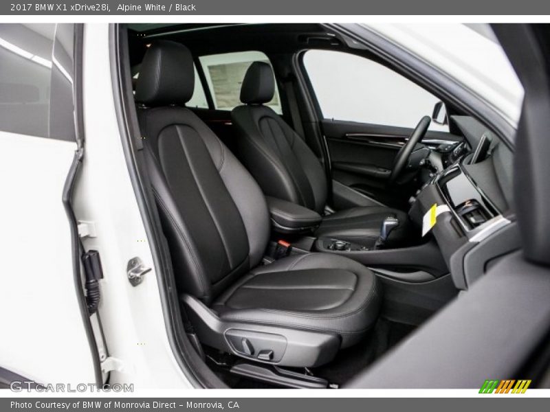 Alpine White / Black 2017 BMW X1 xDrive28i