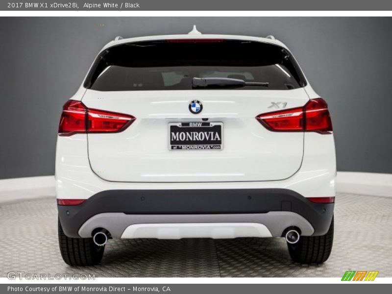 Alpine White / Black 2017 BMW X1 xDrive28i