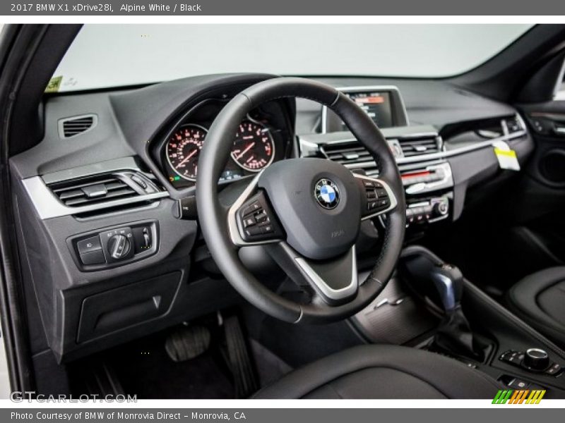 Alpine White / Black 2017 BMW X1 xDrive28i