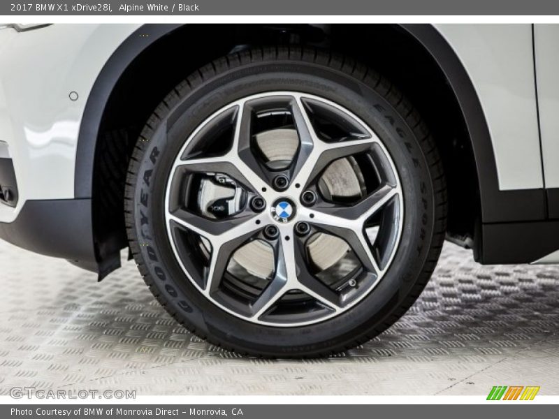 Alpine White / Black 2017 BMW X1 xDrive28i