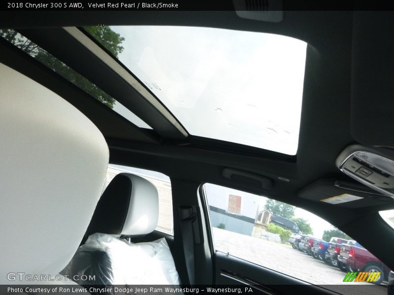 Velvet Red Pearl / Black/Smoke 2018 Chrysler 300 S AWD