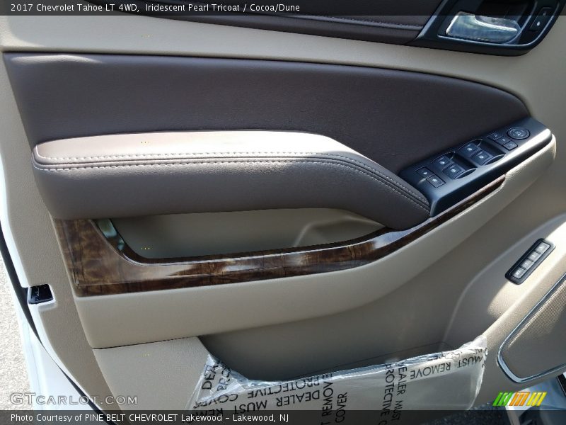 Iridescent Pearl Tricoat / Cocoa/Dune 2017 Chevrolet Tahoe LT 4WD