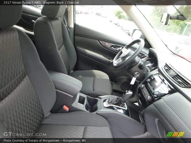 Magnetic Black / Charcoal 2017 Nissan Rogue S AWD