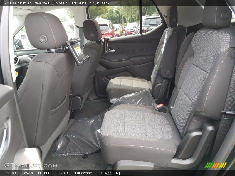 Mosaic Black Metallic / Jet Black 2018 Chevrolet Traverse LT
