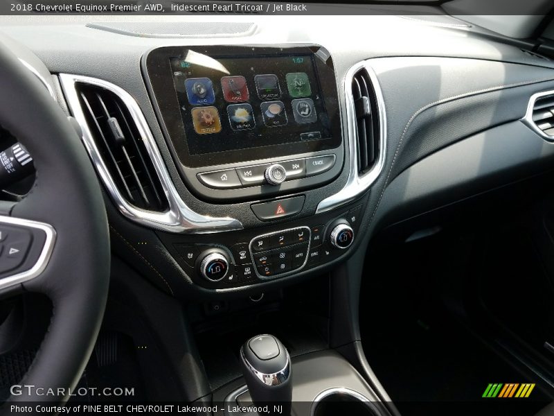 Iridescent Pearl Tricoat / Jet Black 2018 Chevrolet Equinox Premier AWD