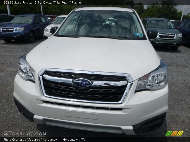 Crystal White Pearl / Platinum 2018 Subaru Forester 2.5i