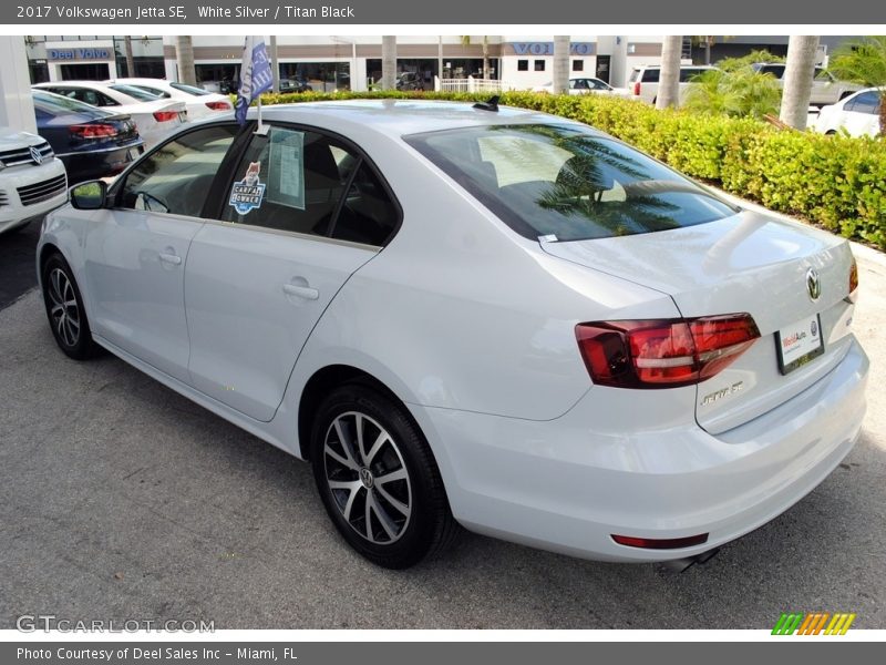 White Silver / Titan Black 2017 Volkswagen Jetta SE